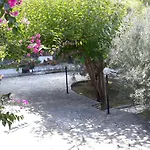 σπίτι σε ελαιώνα, House In An Olive Grove Apartman *