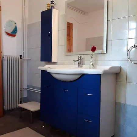 Apartment σπίτι σε ελαιώνα, House In An Olive Grove