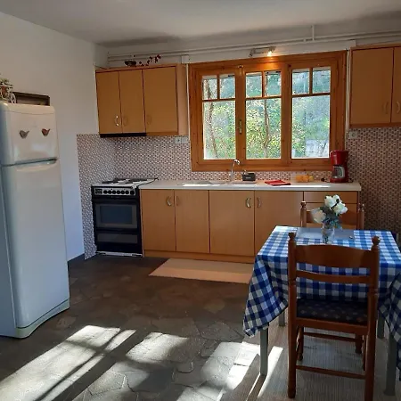 σπίτι σε ελαιώνα, House In An Olive Grove Aría