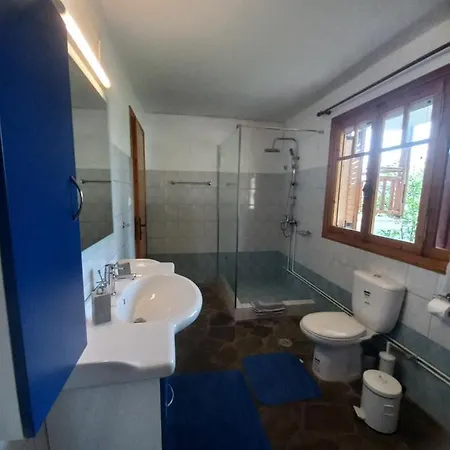 σπίτι σε ελαιώνα, House In An Olive Grove * Ária