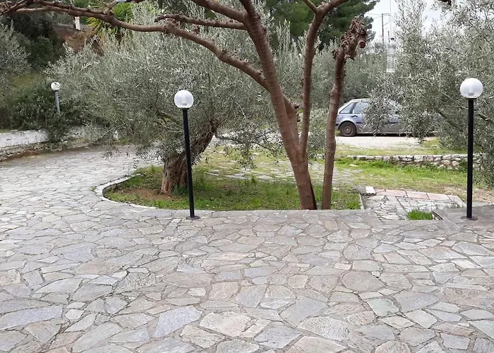 Apartament σπίτι σε ελαιώνα, House In An Olive Grove Ária