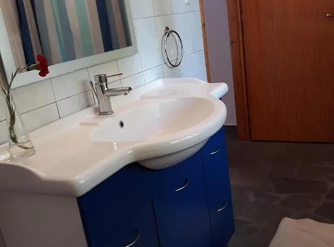 σπίτι σε ελαιώνα, House In An Olive Grove Ária