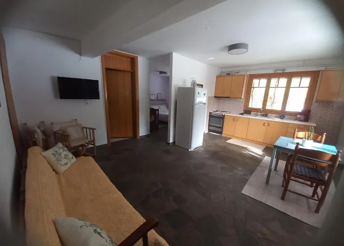 σπίτι σε ελαιώνα, House In An Olive Grove *