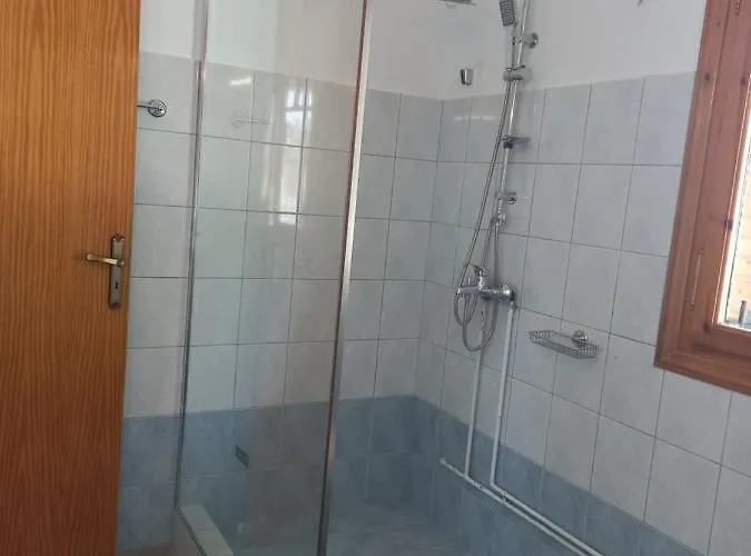 σπίτι σε ελαιώνα, House In An Olive Grove