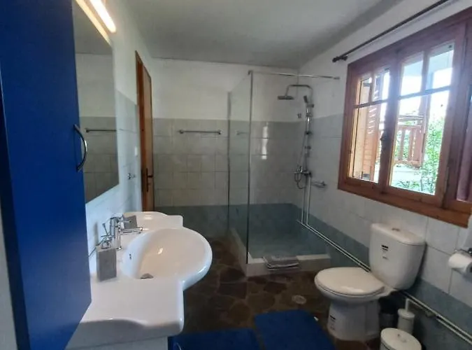 σπίτι σε ελαιώνα, House In An Olive Grove * Ária